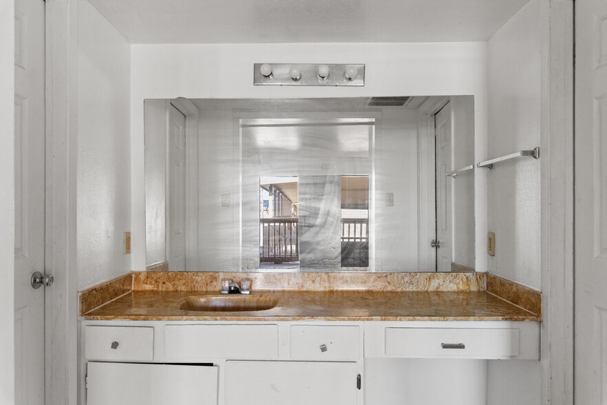 More Photos Of 1500 Sam Houston, Harlingen Apartments For Sale