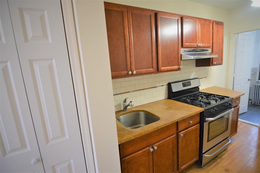 More Photos Of 59-66 56th Ave, Flushing Storefront Retail Residential For Sale