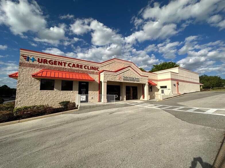 More Photos Of 2010-2020 Nightingale Ln, Tavares Medical For Sale