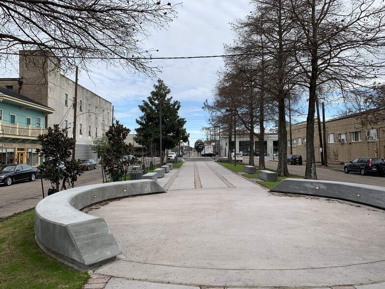 More Photos Of 1927 Martin Luther King Jr Blvd, New Orleans General Retail For Sale