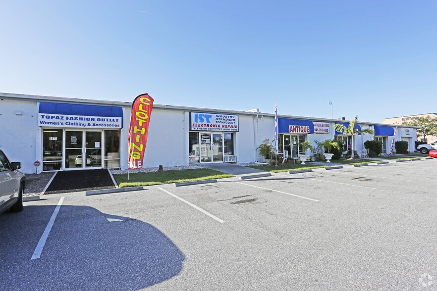 More Photos Of 1850-1890 University Pky, Sarasota Warehouse For Lease