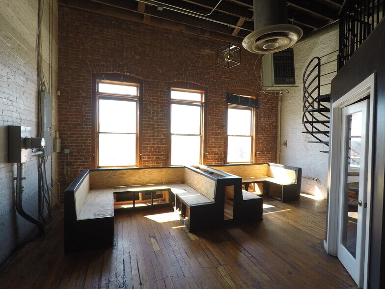 More Photos Of 251 Trinity Ave SW, Atlanta General Retail For Sale