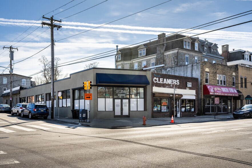 More Photos Of 400 W Chelten Ave, Philadelphia Freestanding For Lease