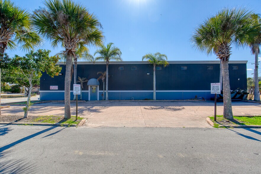 More Photos Of 566 Ballough Rd, Daytona Beach Warehouse For Lease