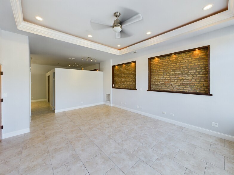 More Photos Of 2064 N Western Ave, Chicago Storefront Retail Residential For Lease