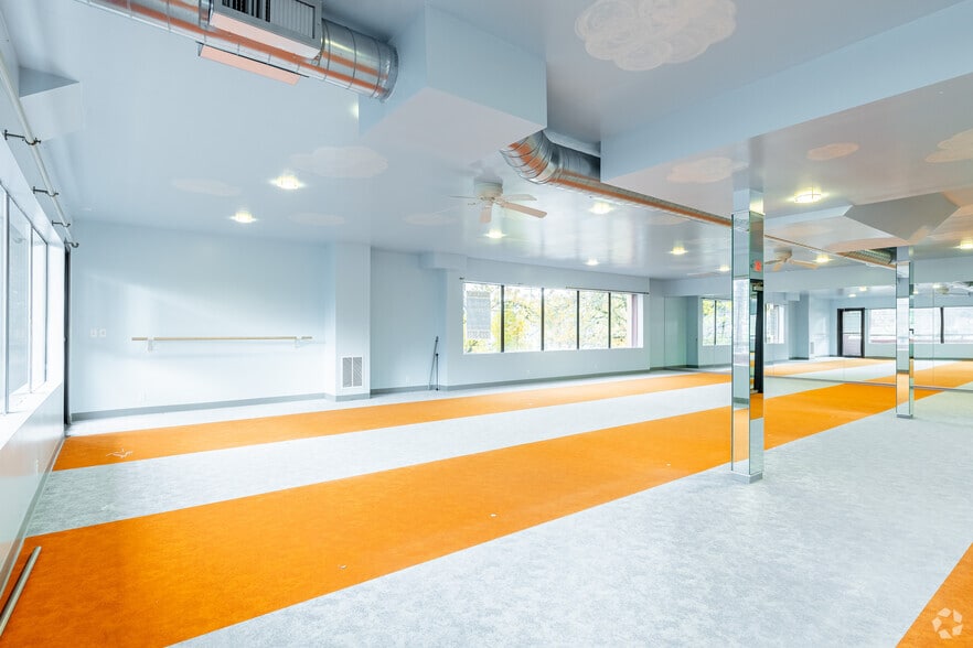 More Photos Of 7025 N Lombard St, Portland Storefront Retail Office For Lease