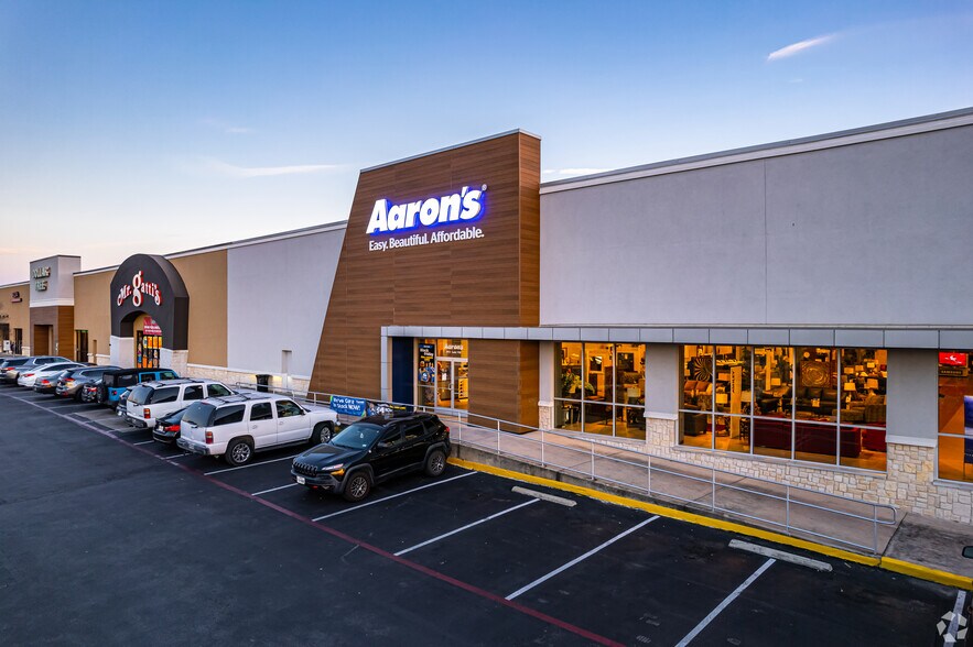 More Photos Of 2921-2935 Pat Booker Rd, Universal City Unknown For Lease