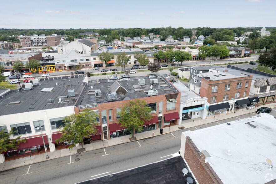 More Photos Of 32 N Dean St, Englewood Storefront Retail Office For Lease