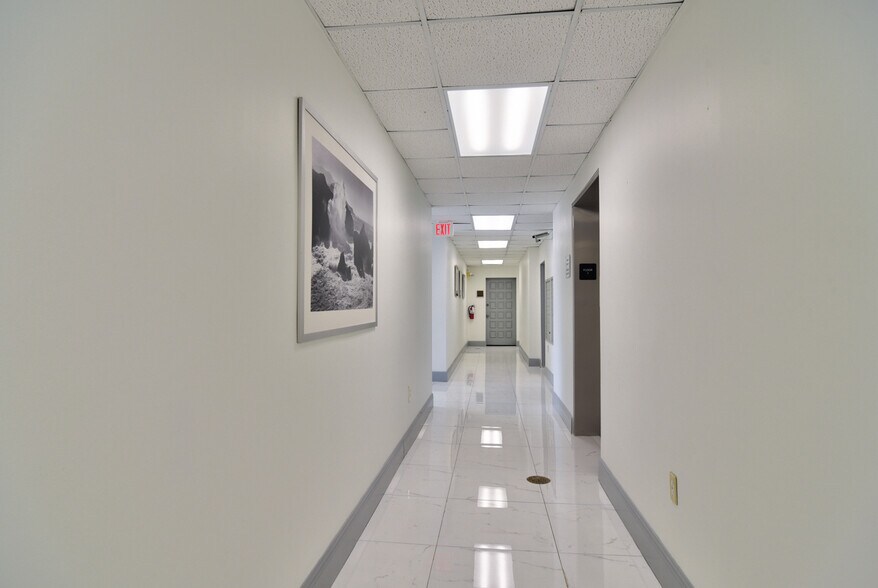 More Photos Of 12945 Seminole Blvd, Largo Office For Lease