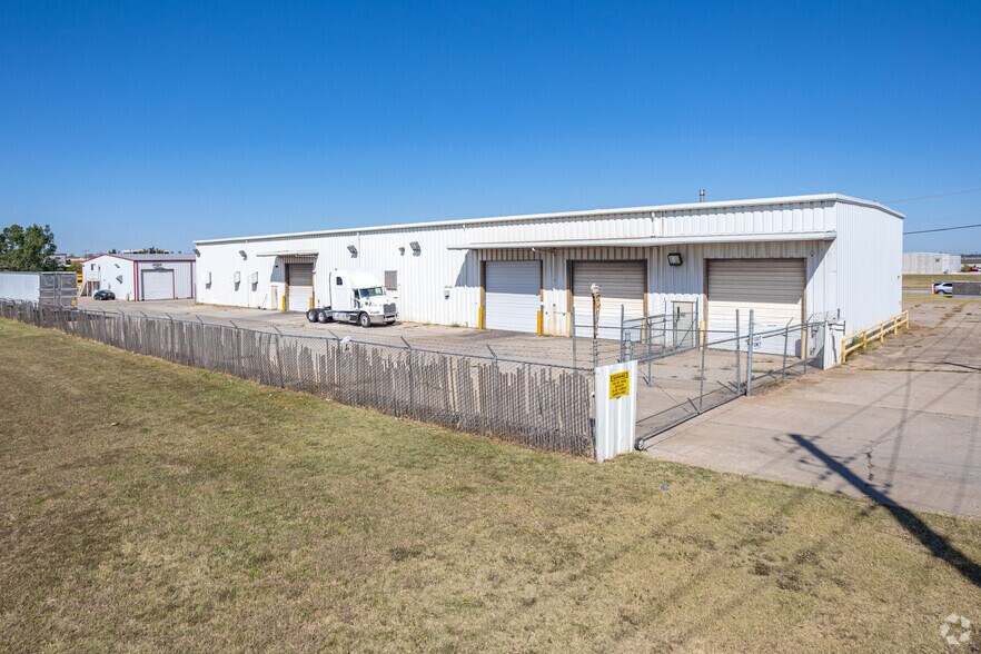 More Photos Of 9800 W Reno Ave, Oklahoma City Warehouse For Sale