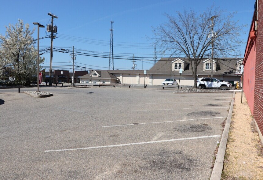 More Photos Of 24 Main St, Toms River Bank For Lease