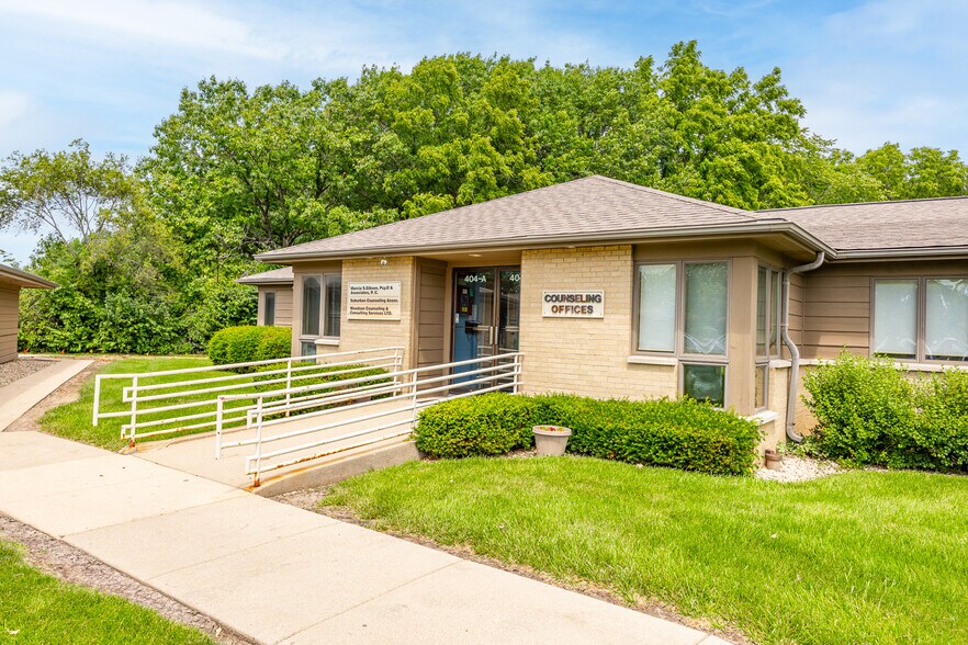 More Photos Of 402 W Boughton Rd, Bolingbrook Medical For Lease