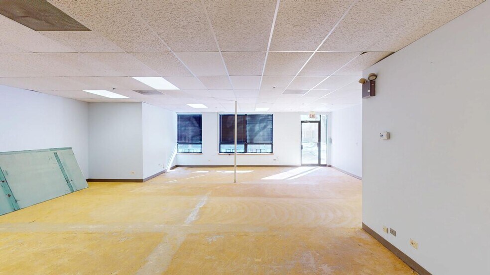 More Photos Of 3115 N Wilke Rd, Arlington Heights Medical For Sale