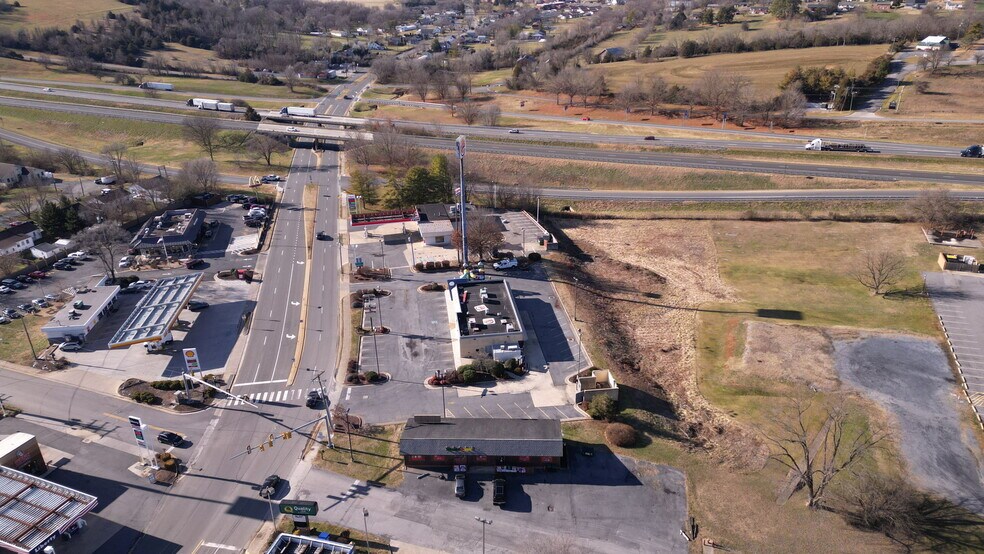 More Photos Of 172 W Old Cross Rd, New Market Fast Food For Lease