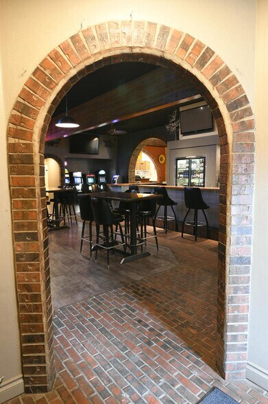 More Photos Of 239 Main St, Shelby Bar For Sale