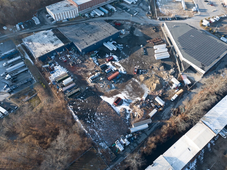 More Photos Of 55 Industrial Cir, Lincoln Distribution For Lease