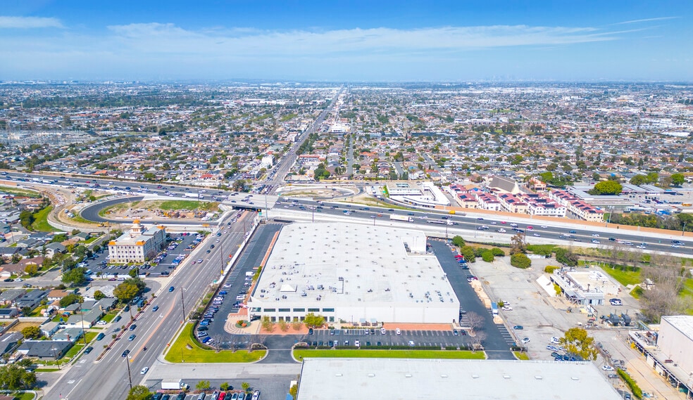 More Photos Of 18500 Crenshaw Blvd, Torrance Warehouse For Sale