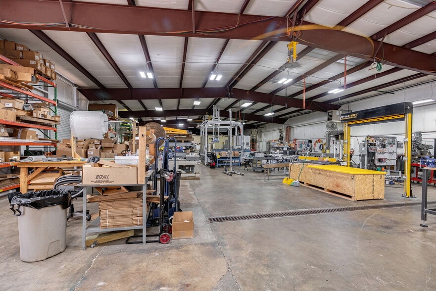 More Photos Of 328 Commerce Blvd, Bogart Warehouse For Sale