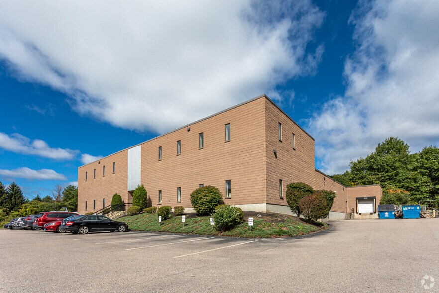 More Photos Of 165-181 Cedar Hill St, Marlborough Office For Sale