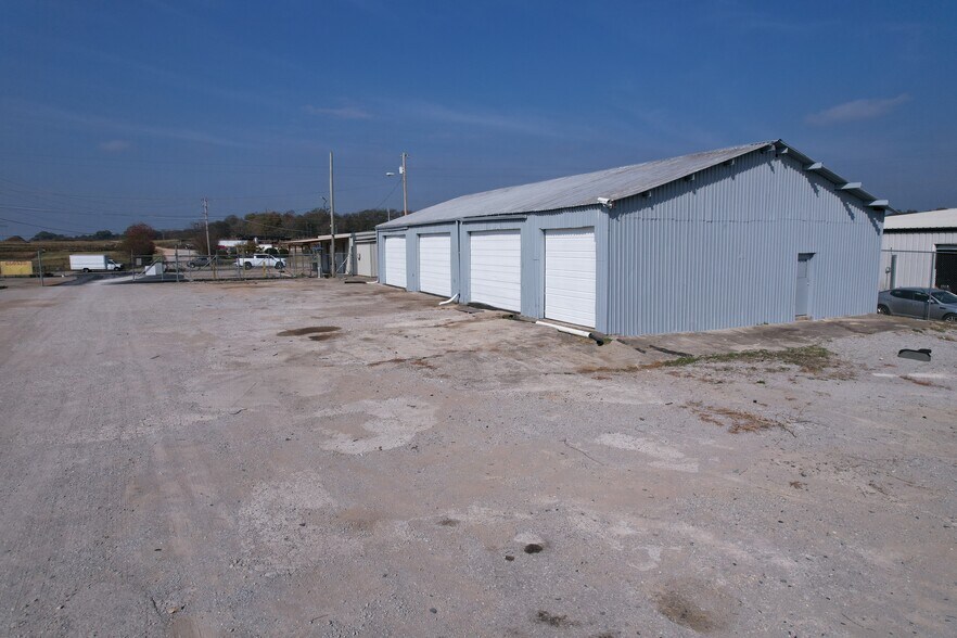 More Photos Of 1230 Industrial Park Rd, Columbia Warehouse For Lease