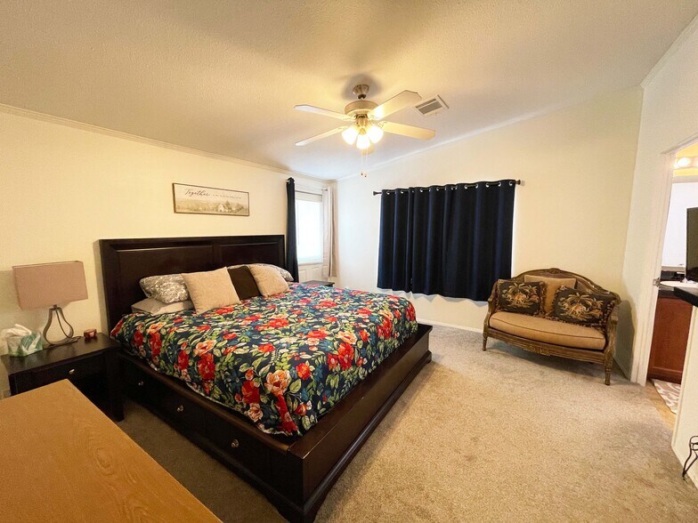 More Photos Of 25338 US Highway 270, Woodward Trailer Camper Park For Sale