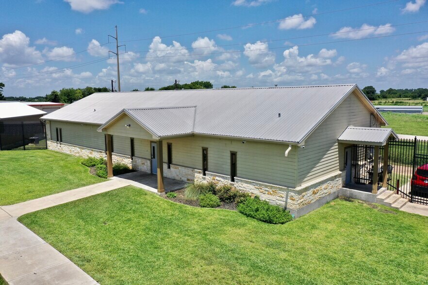 More Photos Of 4150 Highway 36 S, Brenham Shelter For Sale
