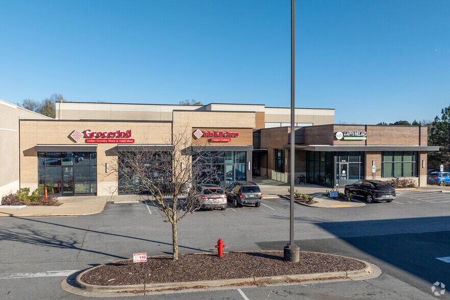More Photos Of 620 Lakestone Commons Ave, Fuquay-Varina Storefront For Lease
