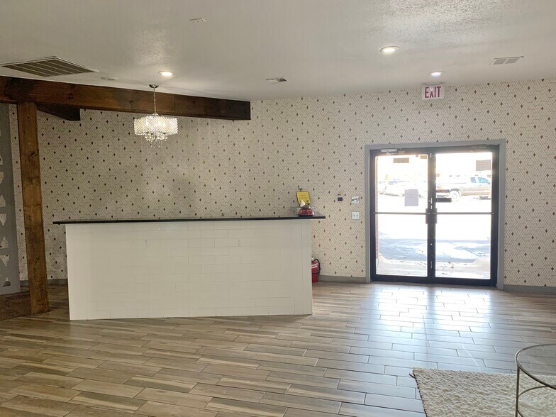 More Photos Of 7917 N May Ave, Oklahoma City Freestanding For Sale