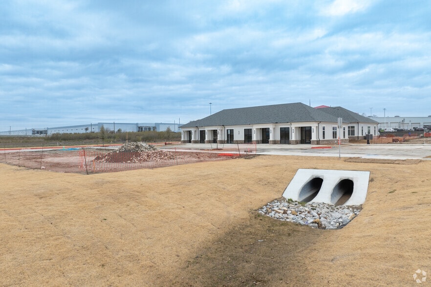 More Photos Of 3117 Bailey Dr, Fort Worth Medical For Sale