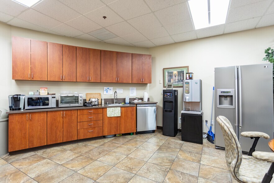 More Photos Of 13405 Folsom Blvd, Folsom Office For Lease