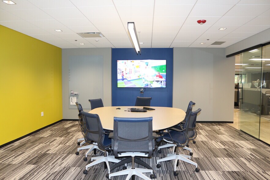 More Photos Of 3201 W White Oaks Dr, Springfield Office For Sale