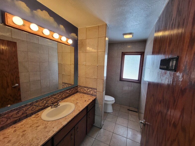 More Photos Of 1587 E 17th St, Idaho Falls Office For Lease