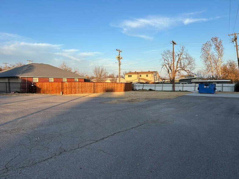 More Photos Of 1930 N Broadway St, Oklahoma City Office For Sale