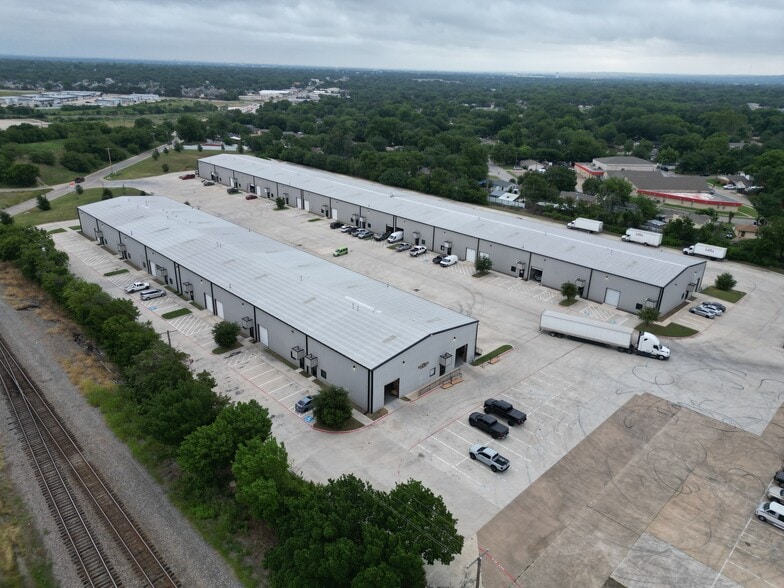 More Photos Of 3488 E Long Ave, Fort Worth Warehouse For Lease