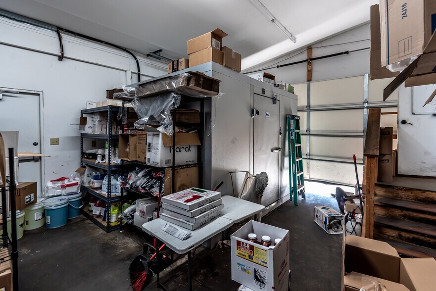 More Photos Of 5527 Oregonia Rd, Oregonia Restaurant For Sale