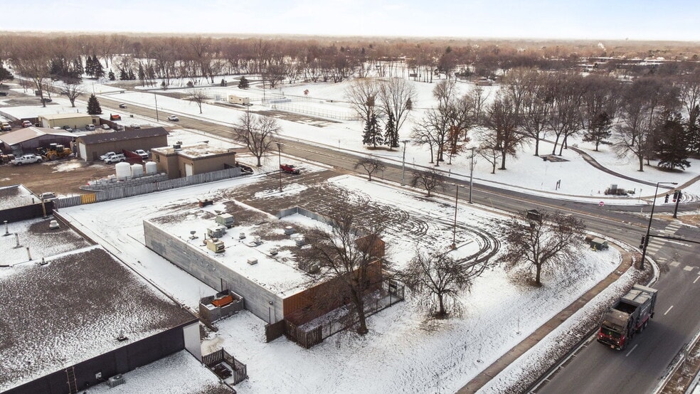 More Photos Of 8432 Noble Ave, Minneapolis Bar For Sale