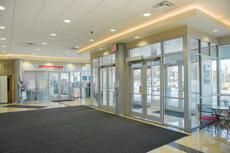 More Photos Of 460 Springbank Dr, London Medical For Lease