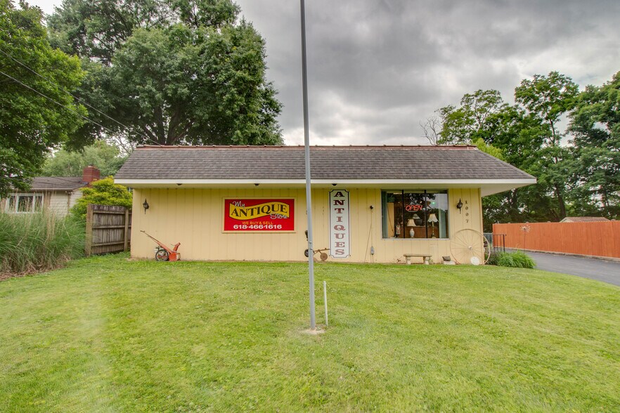 More Photos Of 1007 W Delmar Ave, Godfrey General Retail For Sale
