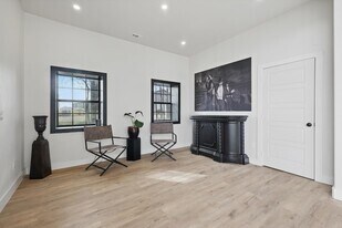 More Photos Of 11983 Cleveland Gibbs Rd, Roanoke Flex For Lease