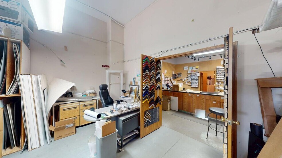 More Photos Of 800 Baker St, Cranbrook Storefront Retail Office For Sale