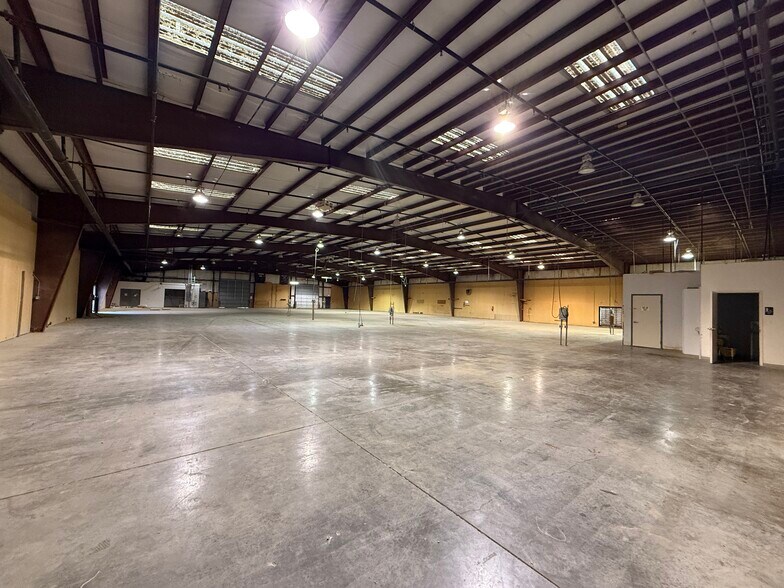 More Photos Of 2811 Superior Dr, Wake Forest Warehouse For Lease