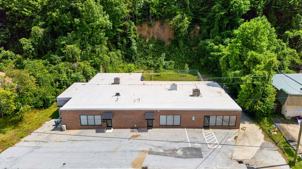 More Photos Of 1141 S Trade St, Tryon General Retail For Lease