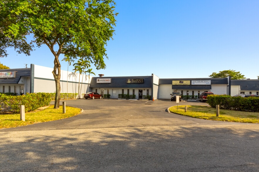 More Photos Of 101 S Congress Ave, Delray Beach Showroom For Lease