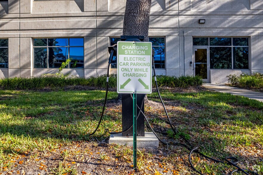 More Photos Of 300 Park Place Blvd, Clearwater Office For Lease