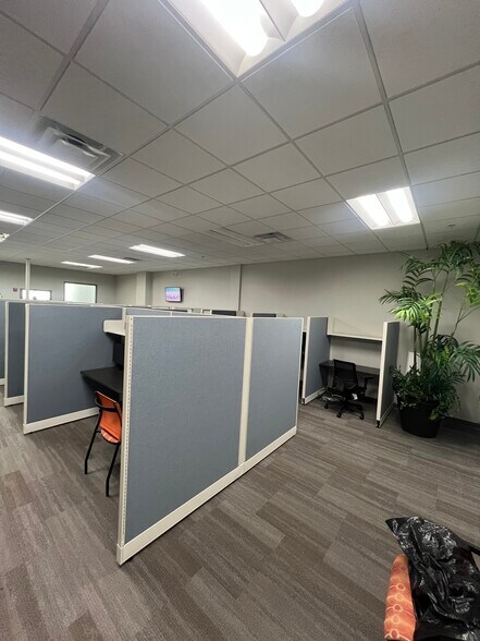 More Photos Of 9721 Cogdill Rd, Knoxville Office For Sale