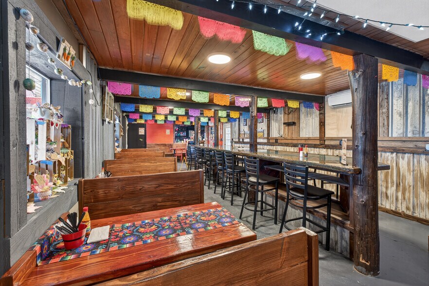 More Photos Of 14969 W Bow Hill Rd, Bow Bar For Sale