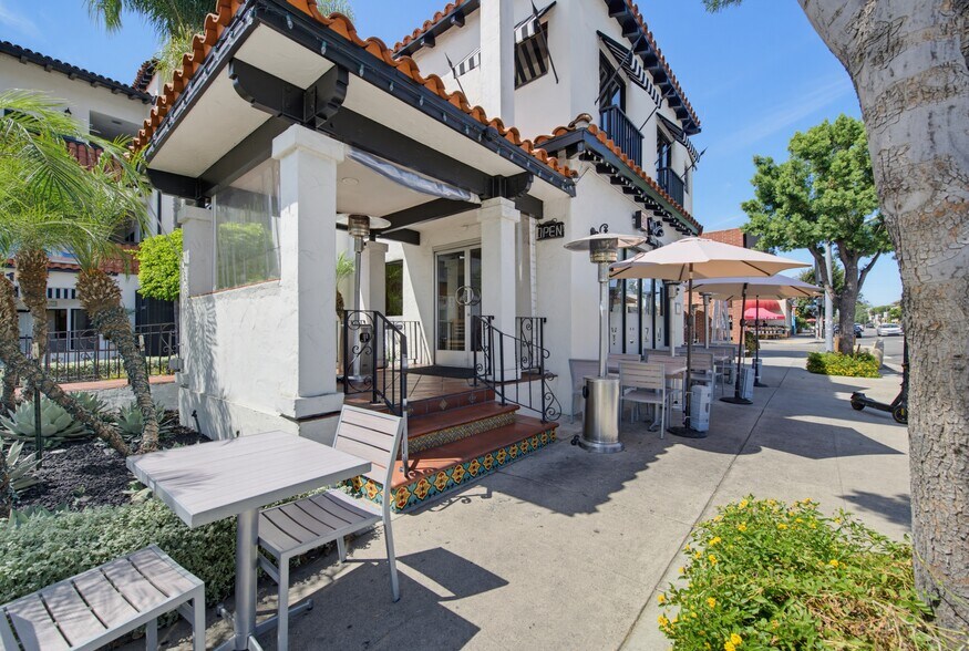More Photos Of 10116-10120 Riverside Dr, Toluca Lake Office For Sale