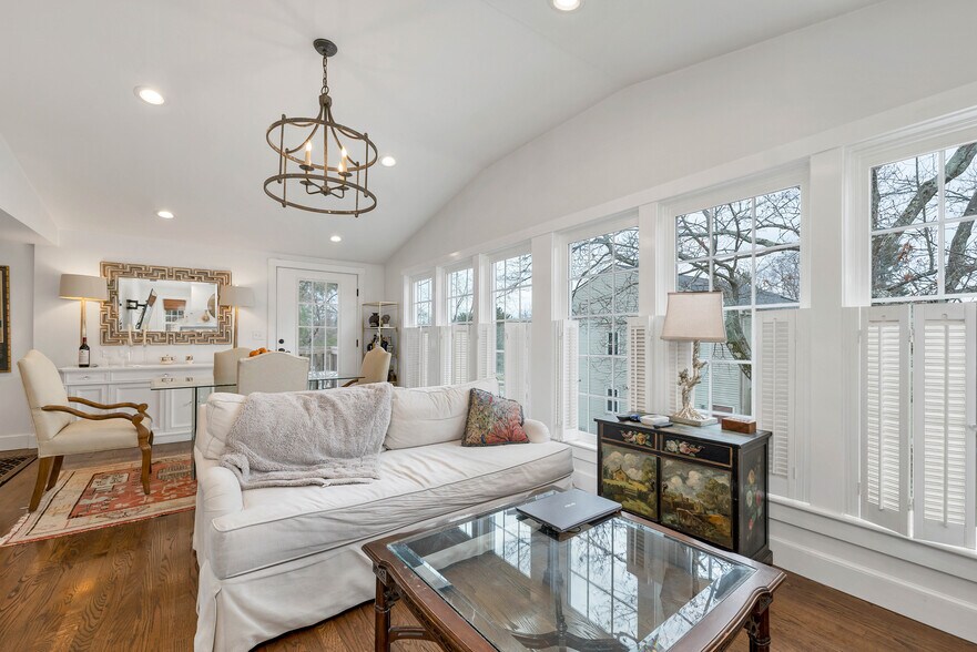 More Photos Of 205 Chelmsford St, Chelmsford Office Residential For Sale