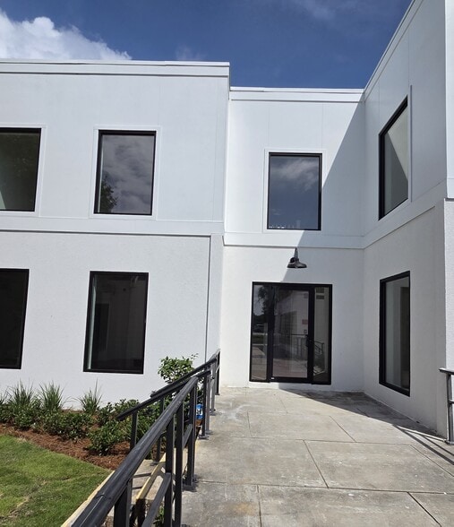 Primary Photo Of 13 Retreat Pl, Saint Simons Island Office For Lease