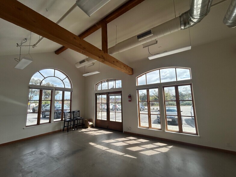 More Photos Of 1111 Riverside Ave, Paso Robles Storefront Retail Office For Lease